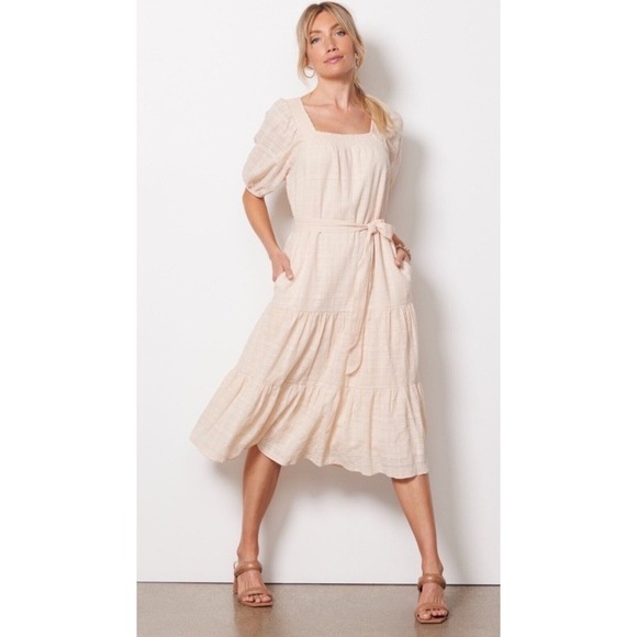 Evereve Dresses & Skirts - Evereve Tiered Carly Midi Dress M Puff Sleeve Cotton Cottage Milkmaid Coquette